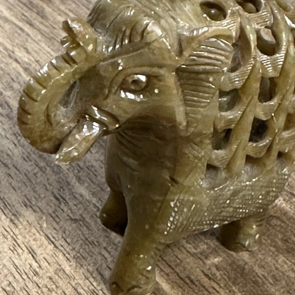 Vintage Hand Carve Soapstone, Mother with Baby Elephant Inside‎ Figurine